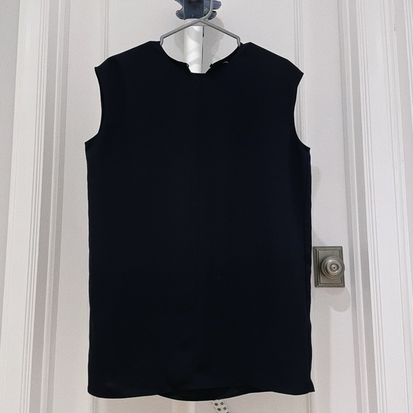 Clearance ๐ฏ Uniqlo Top - Picture 3 of 6